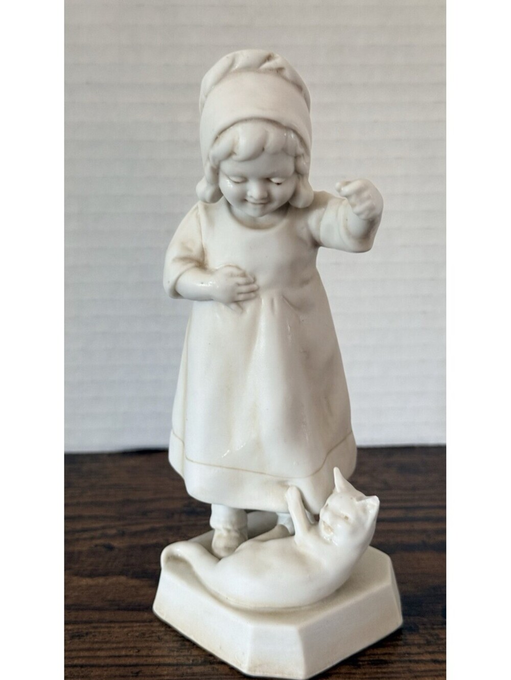 Vintage White Bisque Girl In Bonnet Playing W/Cat Kitten Figurine #4052 P Matte